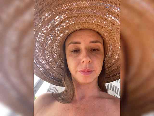Miss_Milka webcam