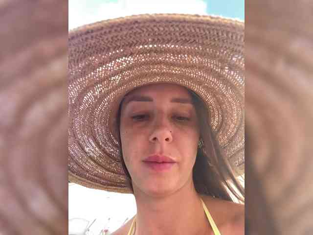 Miss_Milka webcam