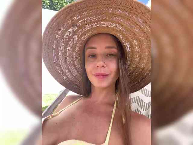 Miss_Milka webcam