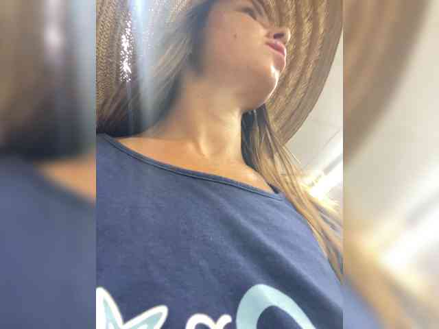 Miss_Milka webcam