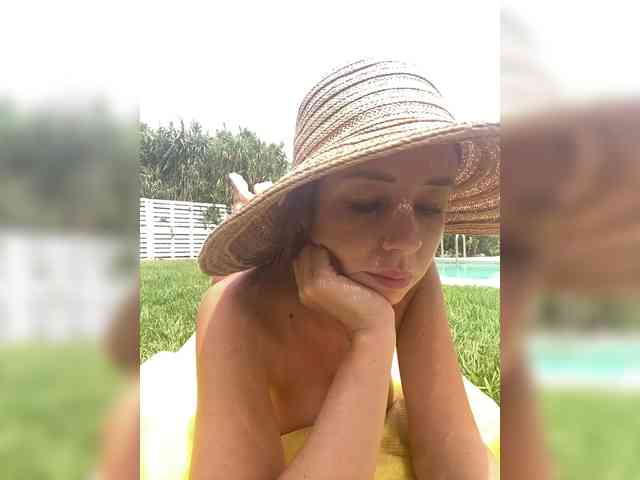 Miss_Milka webcam