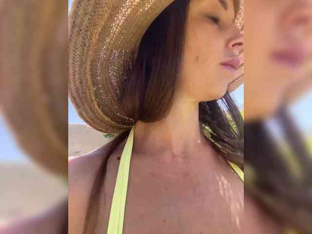 Miss_Milka webcam
