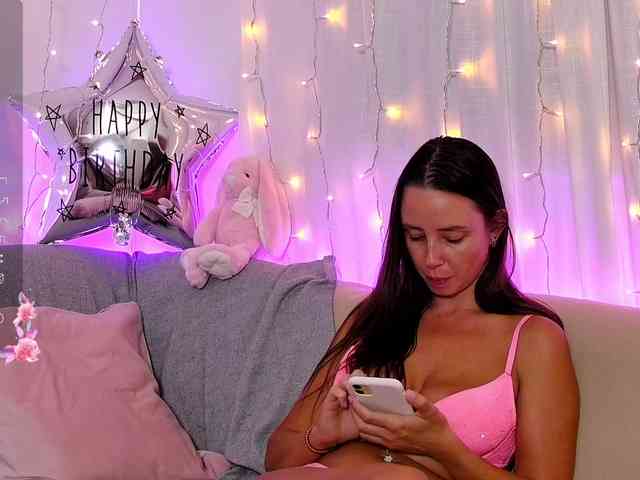 Miss_Milka webcam
