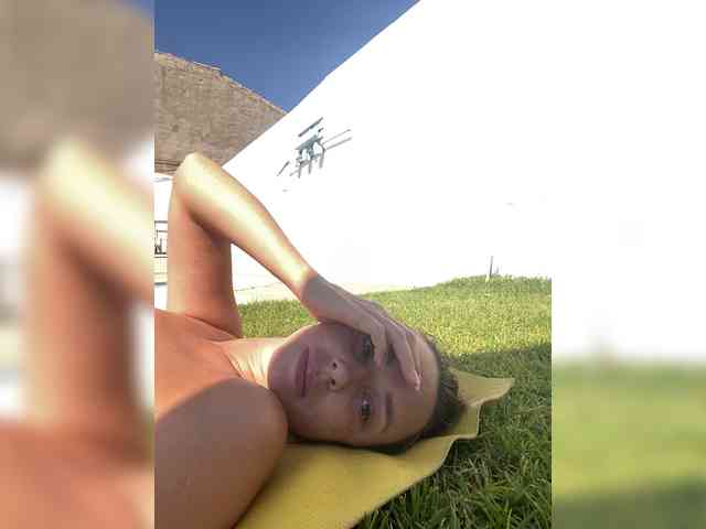 Miss_Milka webcam