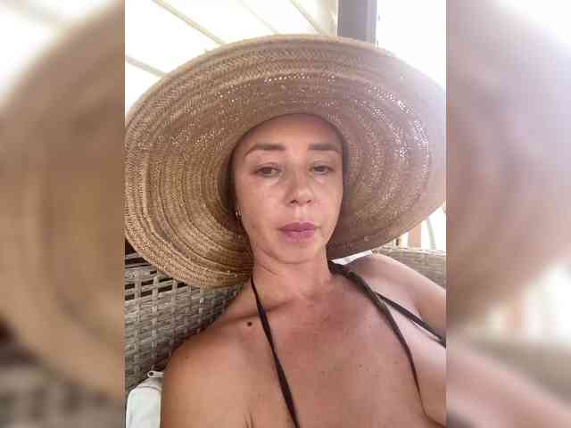 Miss_Milka webcam