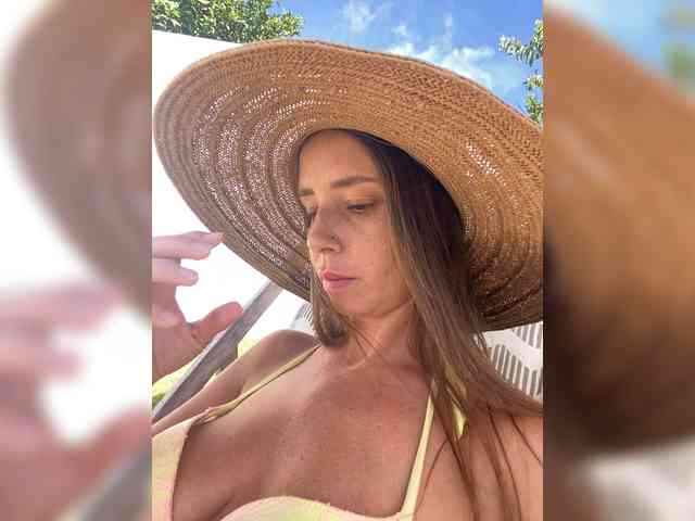Miss_Milka webcam