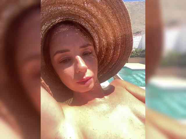 Miss_Milka webcam