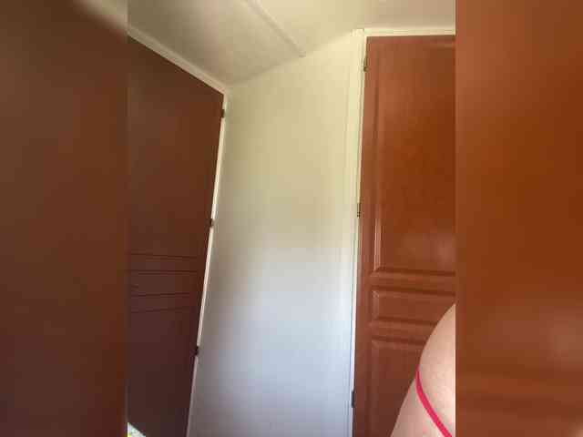 Miss_Milka webcam