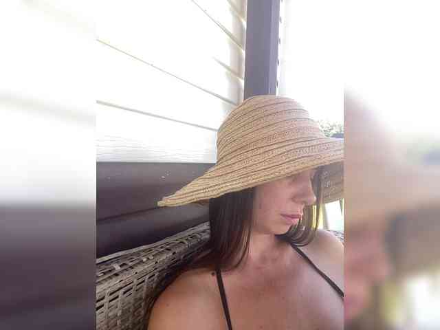 Miss_Milka webcam