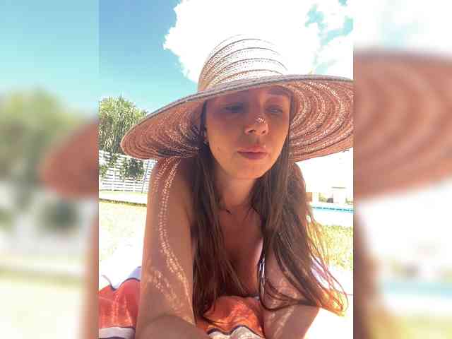 Miss_Milka webcam