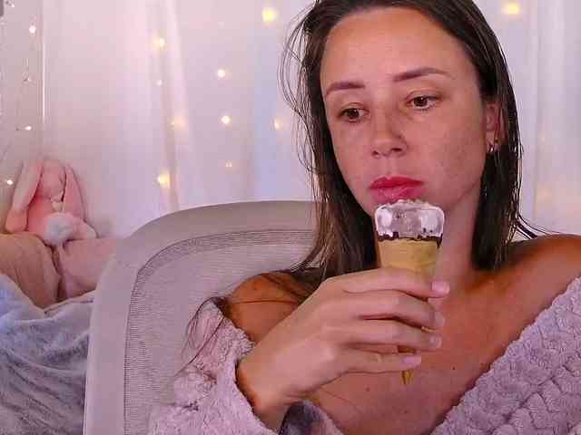 Miss_Milka webcam