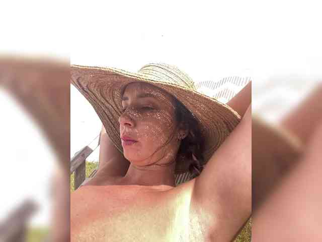 Miss_Milka webcam