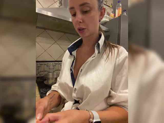 Miss_Milka webcam
