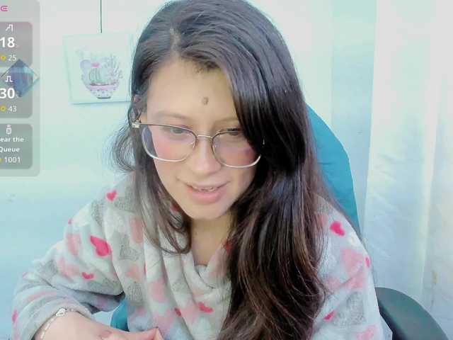 le modèle ZooeyBelair est en webcam porno dans un show sur le site bongacams, il possède les tags suivants: Latino/Hispanic,Brunette,Shaved
