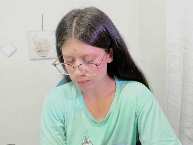 ZooeyBelair live cam on BongaCams