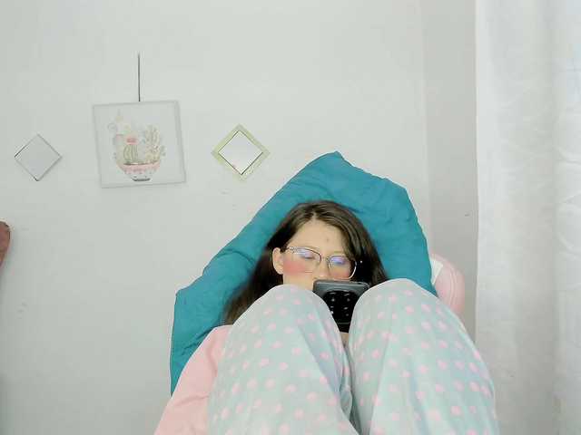 ZooeyBelair live webcam show