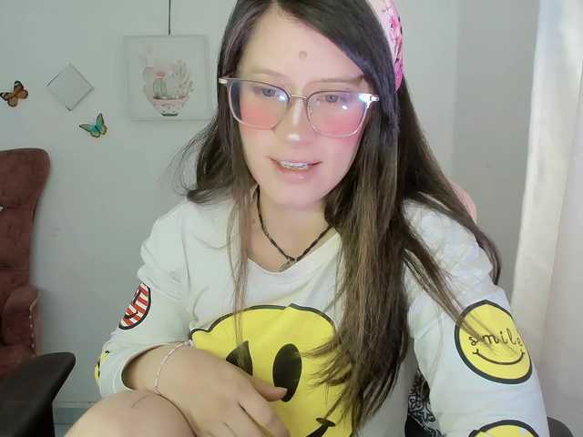 le modèle ZooeyBelair est en webcam porno dans un show sur le site bongacams, il possède les tags suivants: Latino/Hispanic,Brunette,Shaved