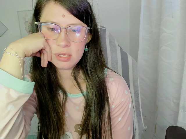 ZooeyBelair live cam on UnifiedCams