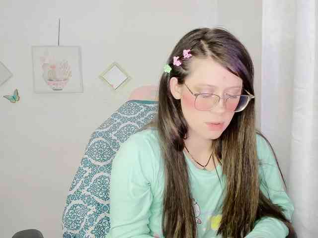ZooeyBelair webcam