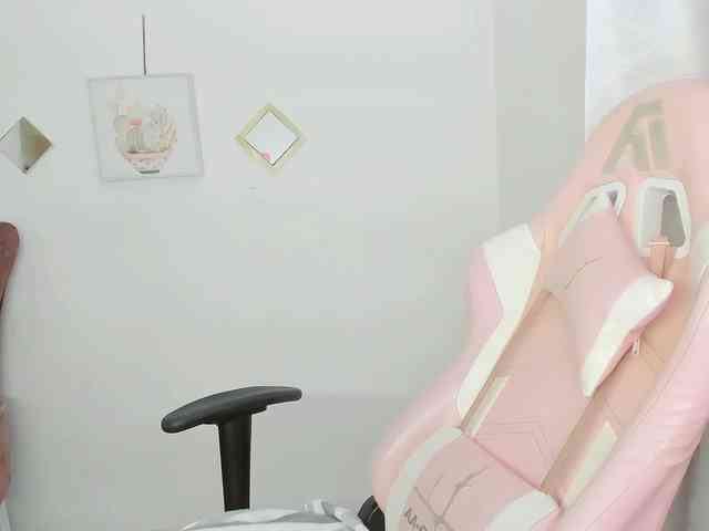 ZooeyBelair webcam