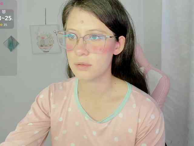 ZooeyBelair webcam