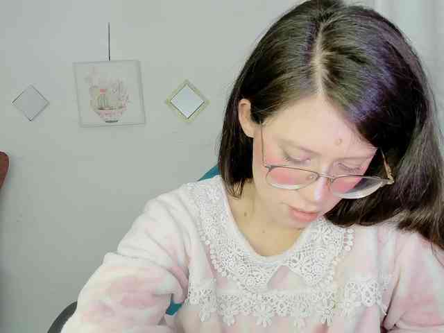 ZooeyBelair webcam