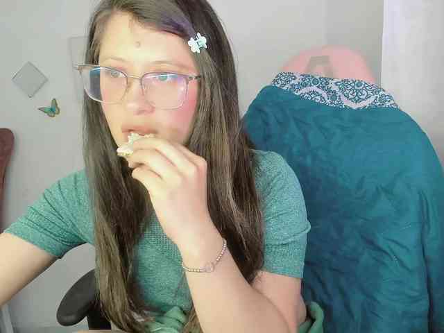 ZooeyBelair webcam