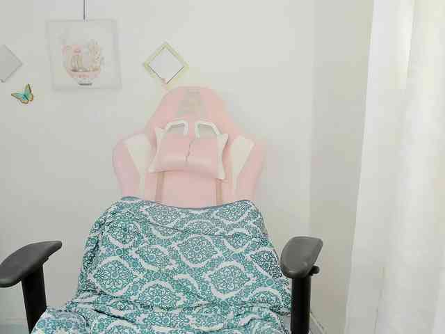 ZooeyBelair webcam