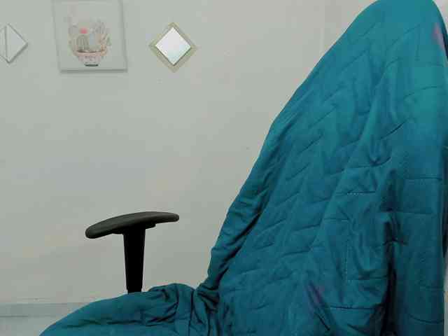 ZooeyBelair webcam
