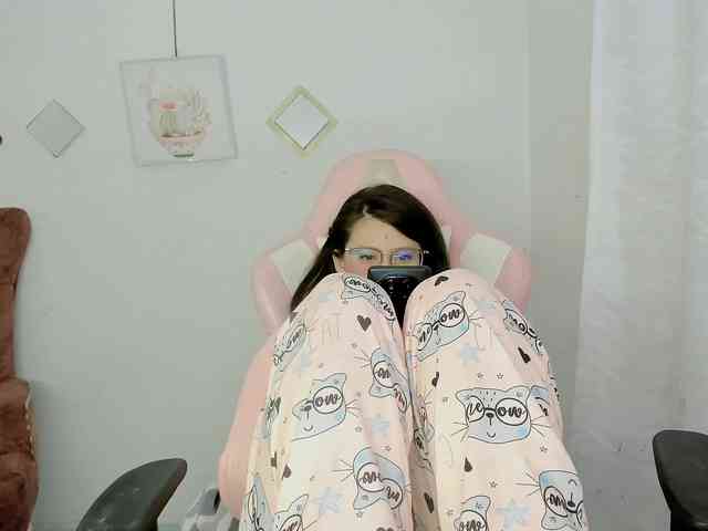 ZooeyBelair webcam