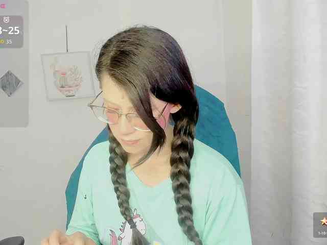 ZooeyBelair webcam