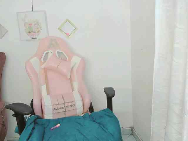 ZooeyBelair webcam