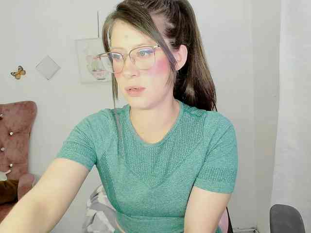 ZooeyBelair webcam