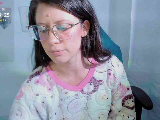 ZooeyBelair webcam