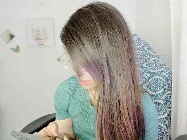 ZooeyBelair webcam