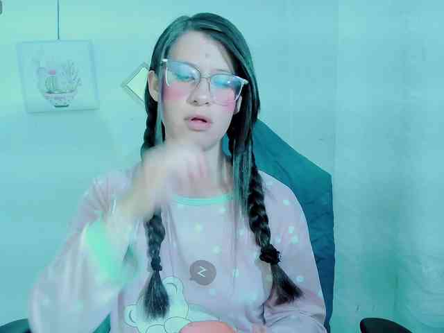ZooeyBelair webcam