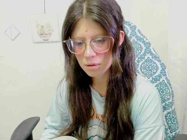 ZooeyBelair webcam
