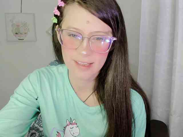 ZooeyBelair webcam