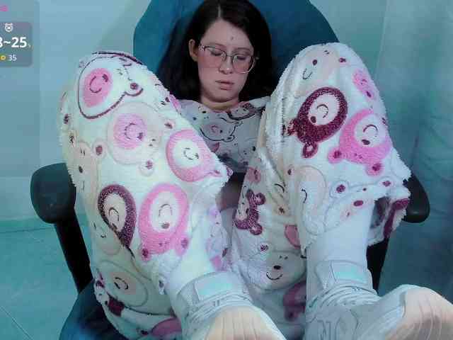 ZooeyBelair webcam
