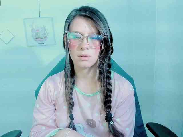 ZooeyBelair webcam