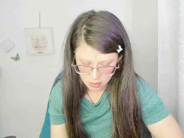 ZooeyBelair webcam