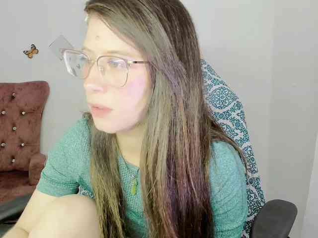 ZooeyBelair webcam