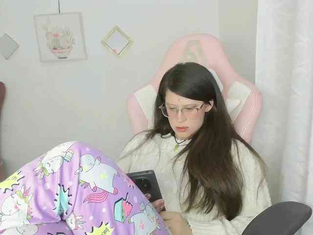 ZooeyBelair webcam