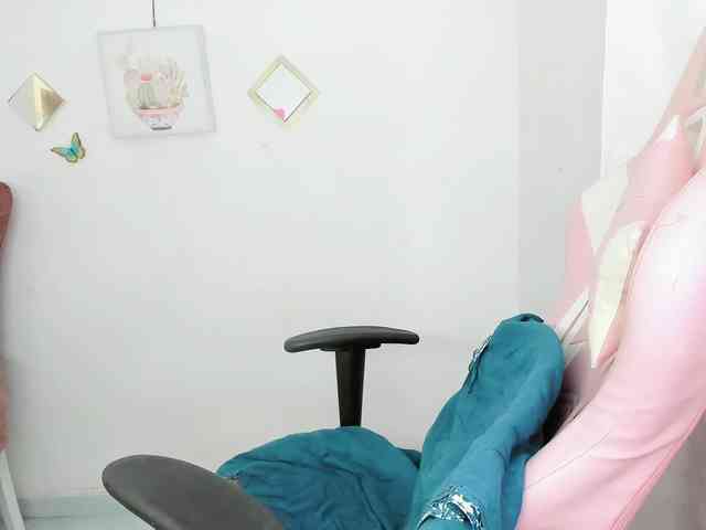 ZooeyBelair webcam
