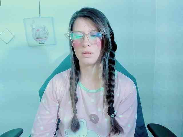 ZooeyBelair webcam
