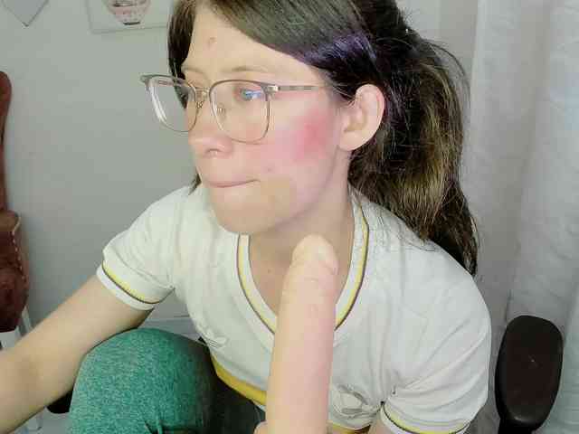 ZooeyBelair webcam