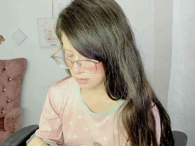 ZooeyBelair webcam