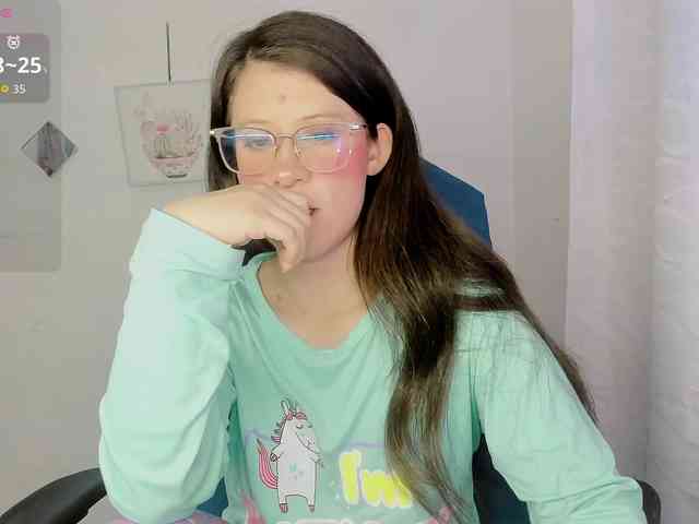 ZooeyBelair webcam