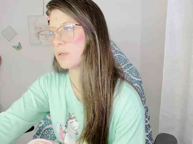 ZooeyBelair webcam