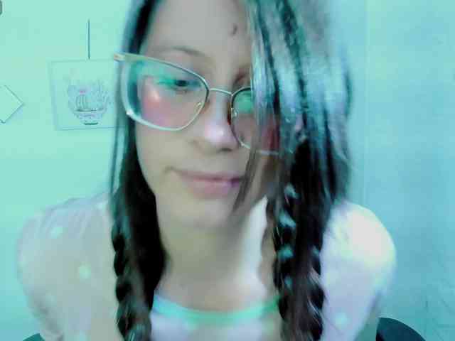 ZooeyBelair webcam